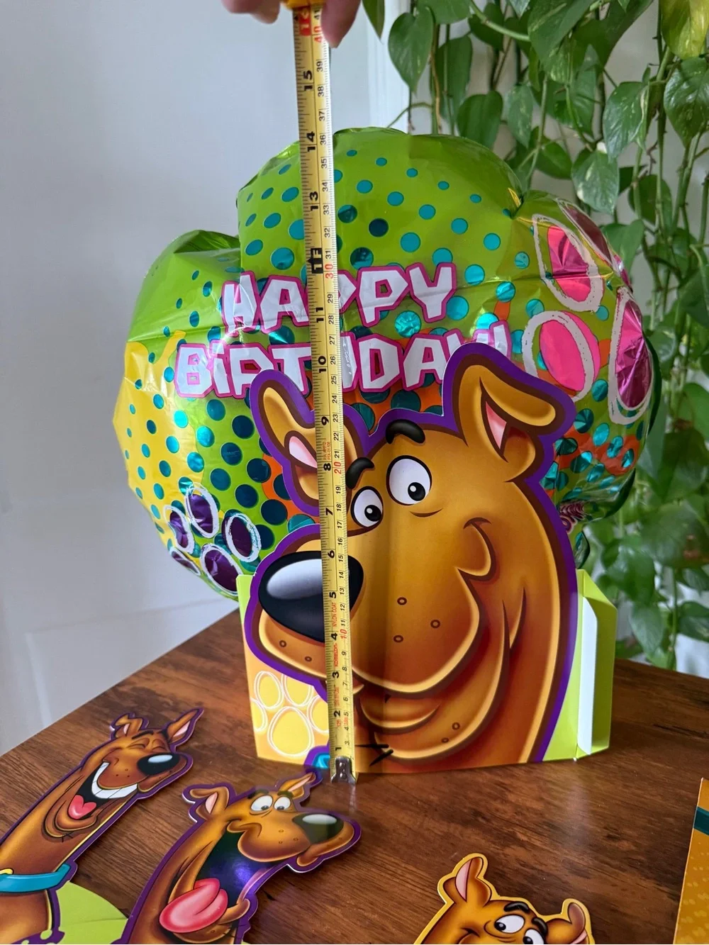 Happy Birthday Table Centerpiece Balloon Decoration - SCOOBY DOO